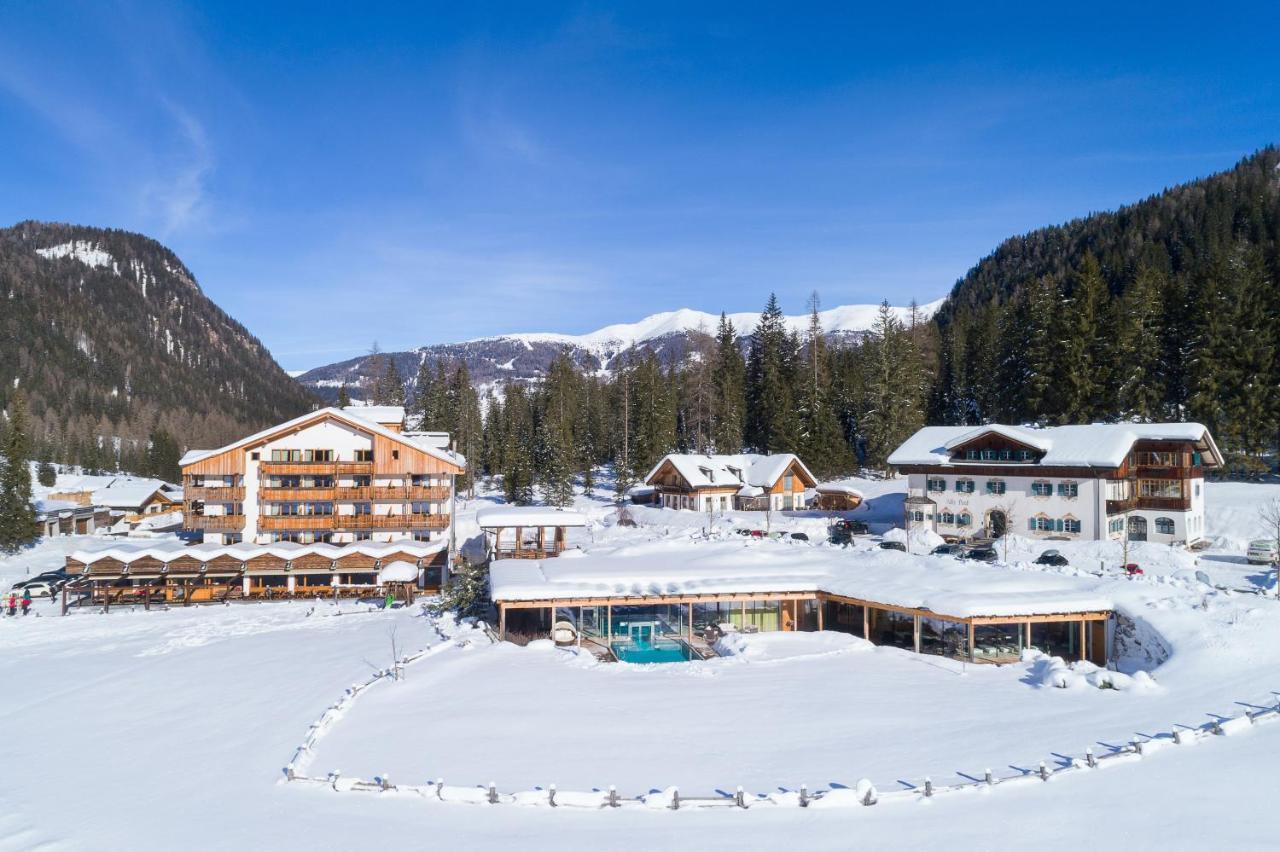 Hotel Dolomitenhof & Chalet Alte Post Sexten Extérieur photo
