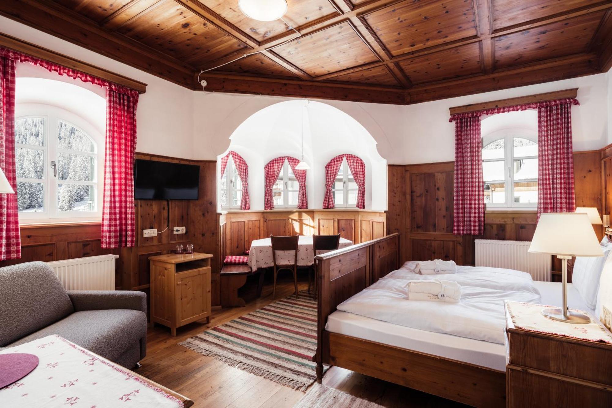 Hotel Dolomitenhof & Chalet Alte Post Sexten Extérieur photo