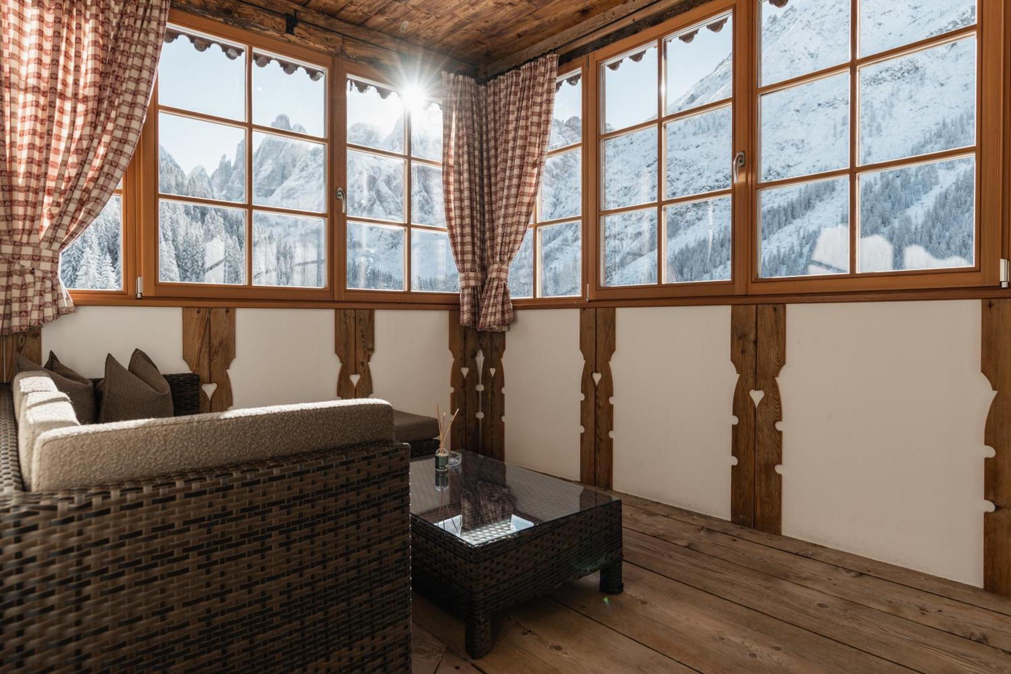 Hotel Dolomitenhof & Chalet Alte Post Sexten Extérieur photo