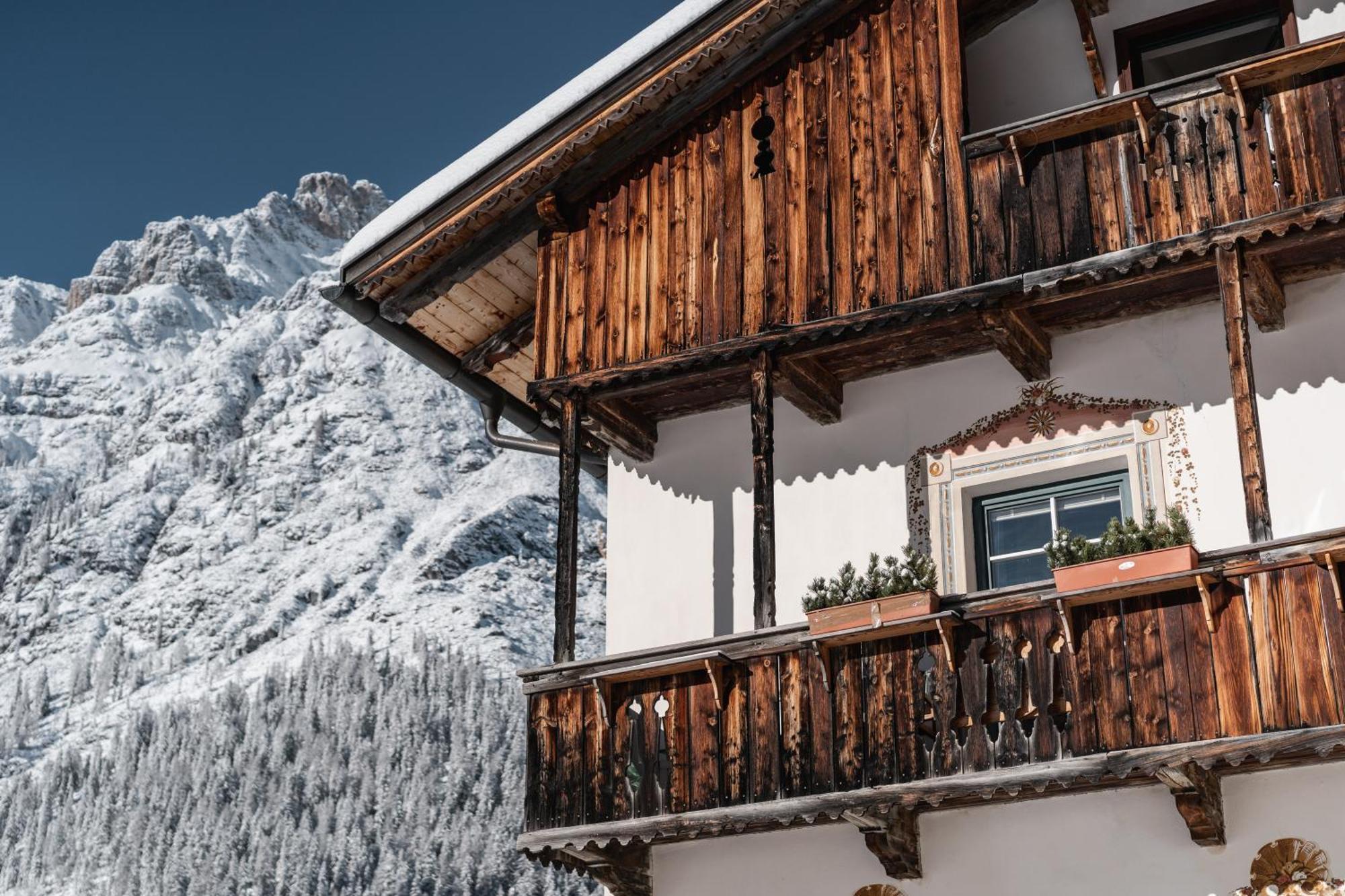 Hotel Dolomitenhof & Chalet Alte Post Sexten Extérieur photo